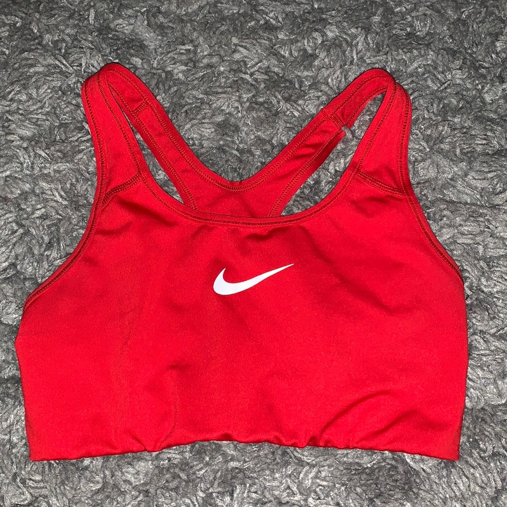 Women’s Nike swoosh sports bra